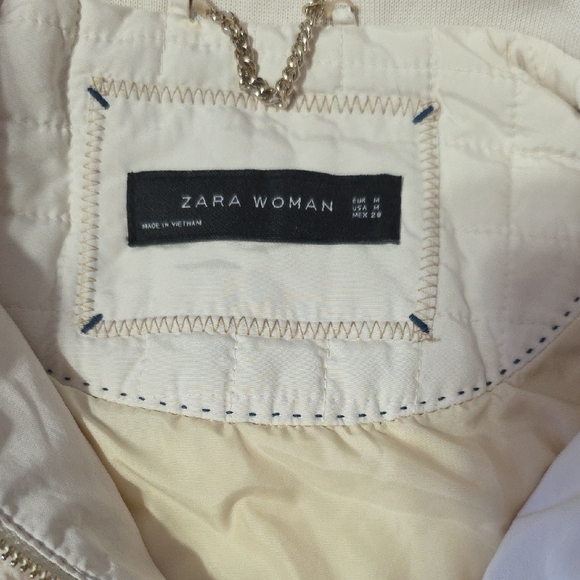 Elegant Cream Quilted Women's Jacket - Picture 2 of 14
